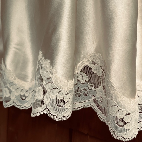 Victoria's Secret Ivory Lace Camisole - Picture 10 of 10